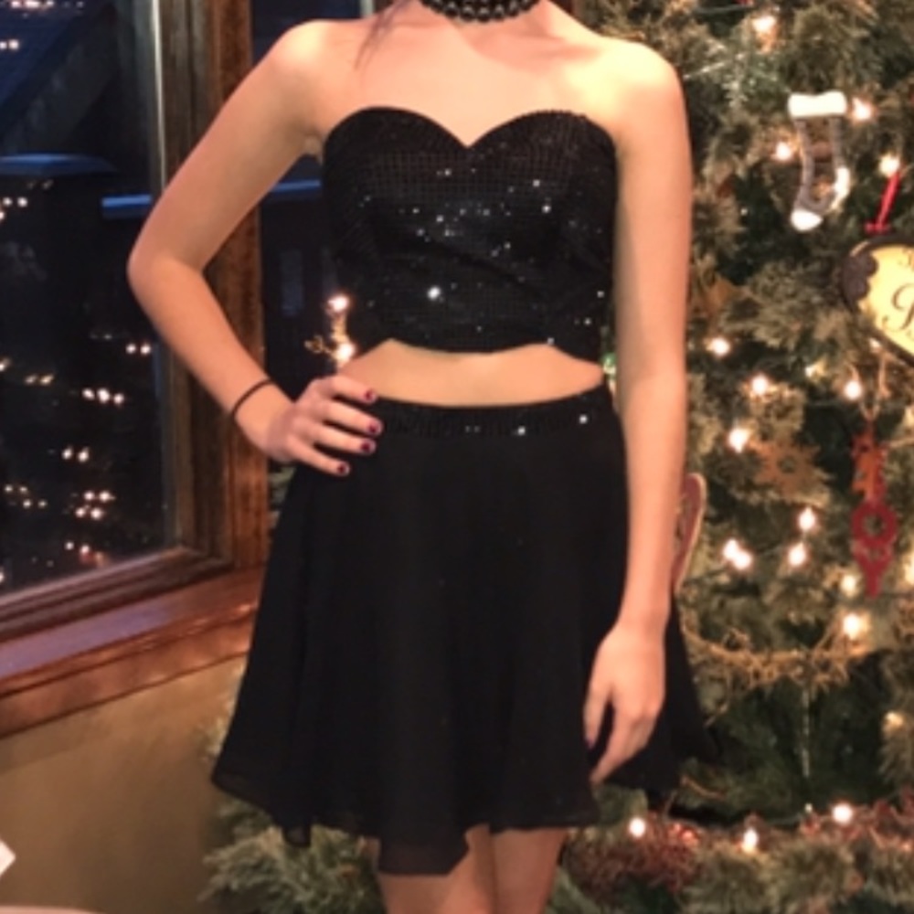 Black Sequin, 2-piece gown